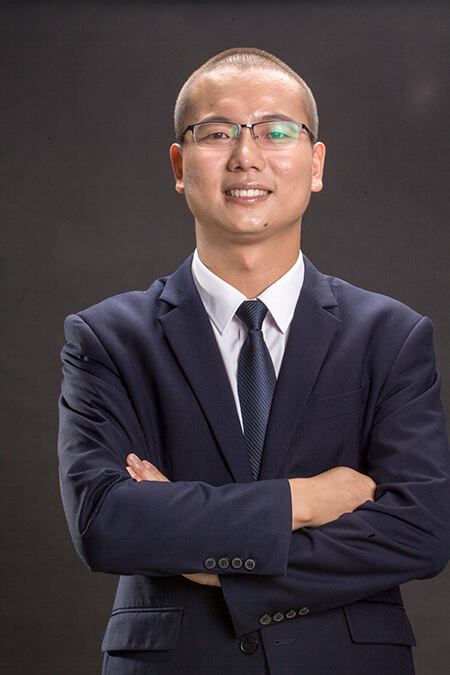 殷泉辉 